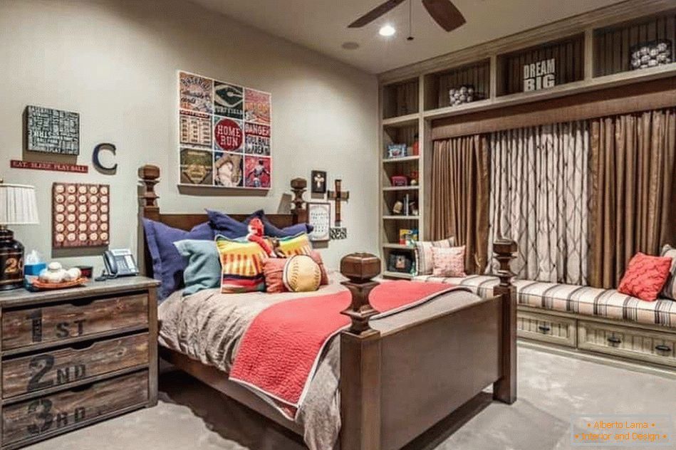 Une chambre confortable avec un lit en bois et un mur grunge
