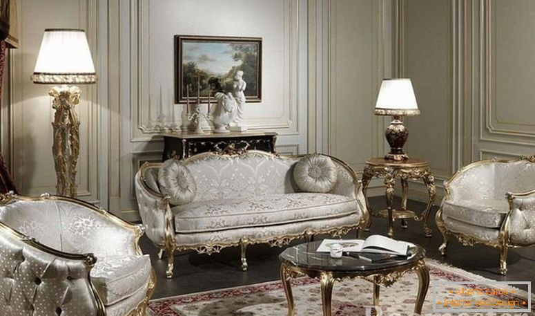 Chambre avec mobilier de luxe et dorure