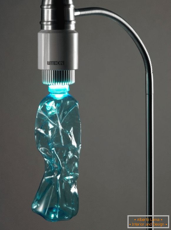 Lampe d'origine d'une bouteille en plastique