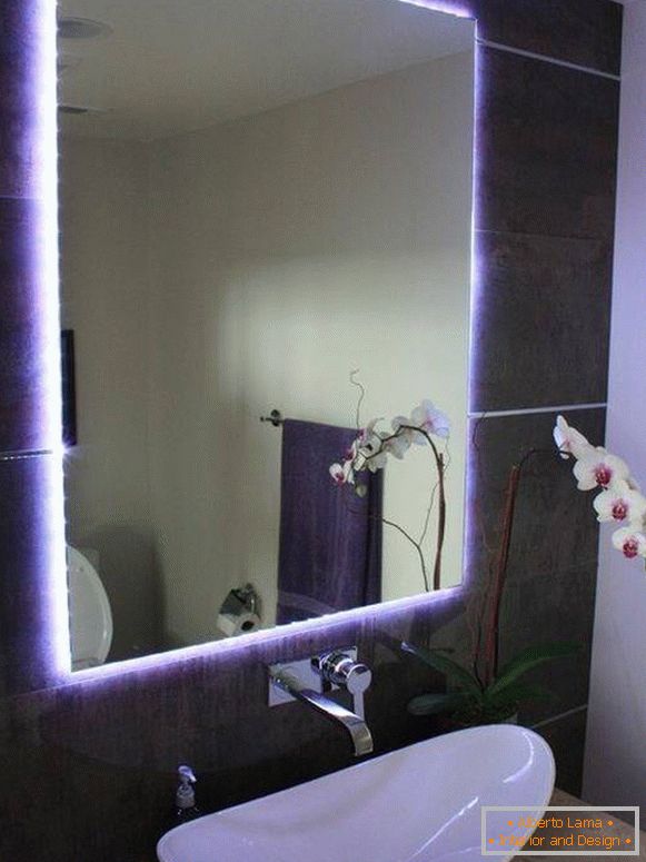 Décoration de miroir avec bande LED