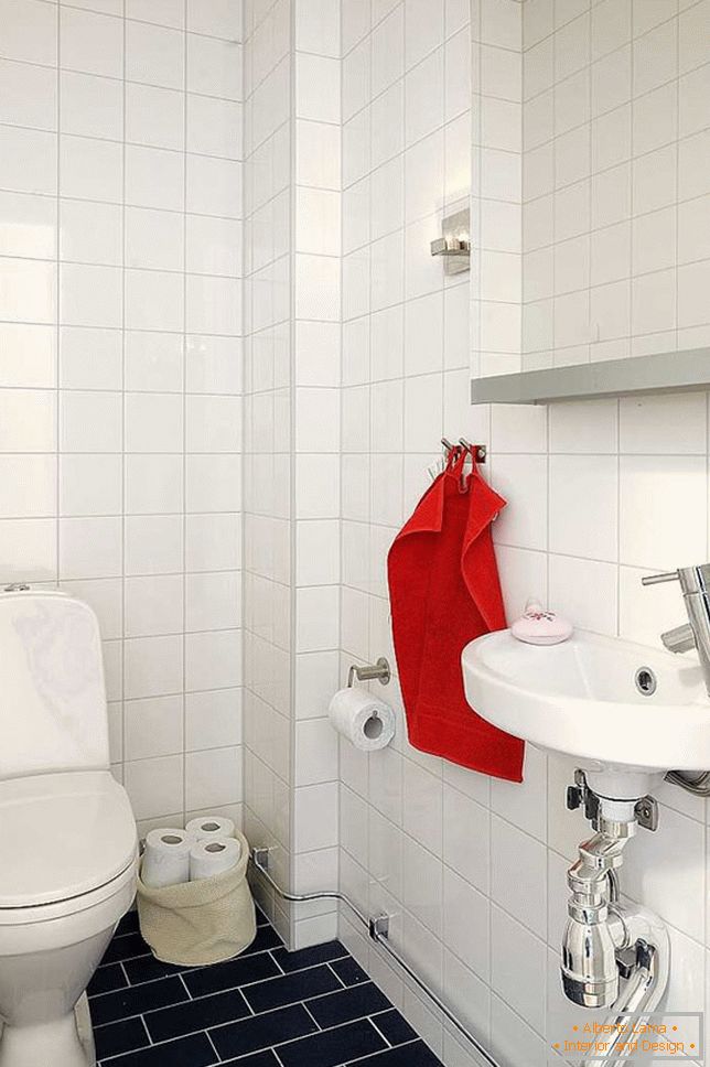 Intérieur d'une salle de bain dans un appartement à Stockholm
