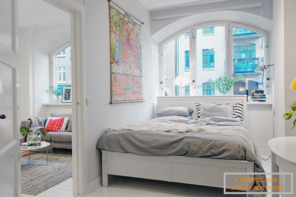 Chambre d'un petit appartement de style scandinave