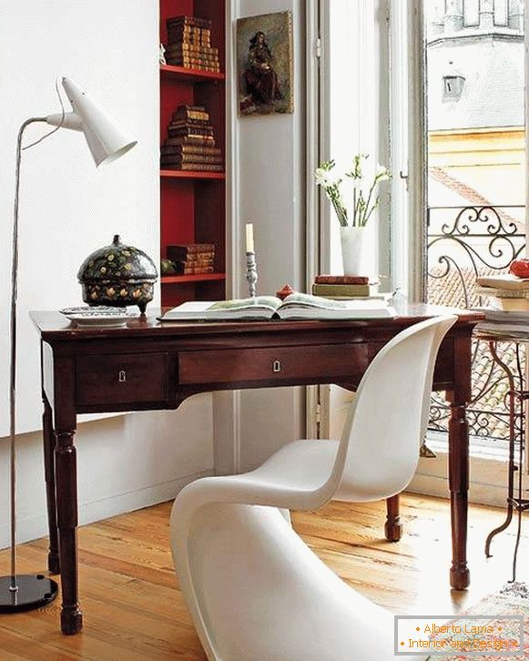 Combinaison élégante de meubles classiques et modernes