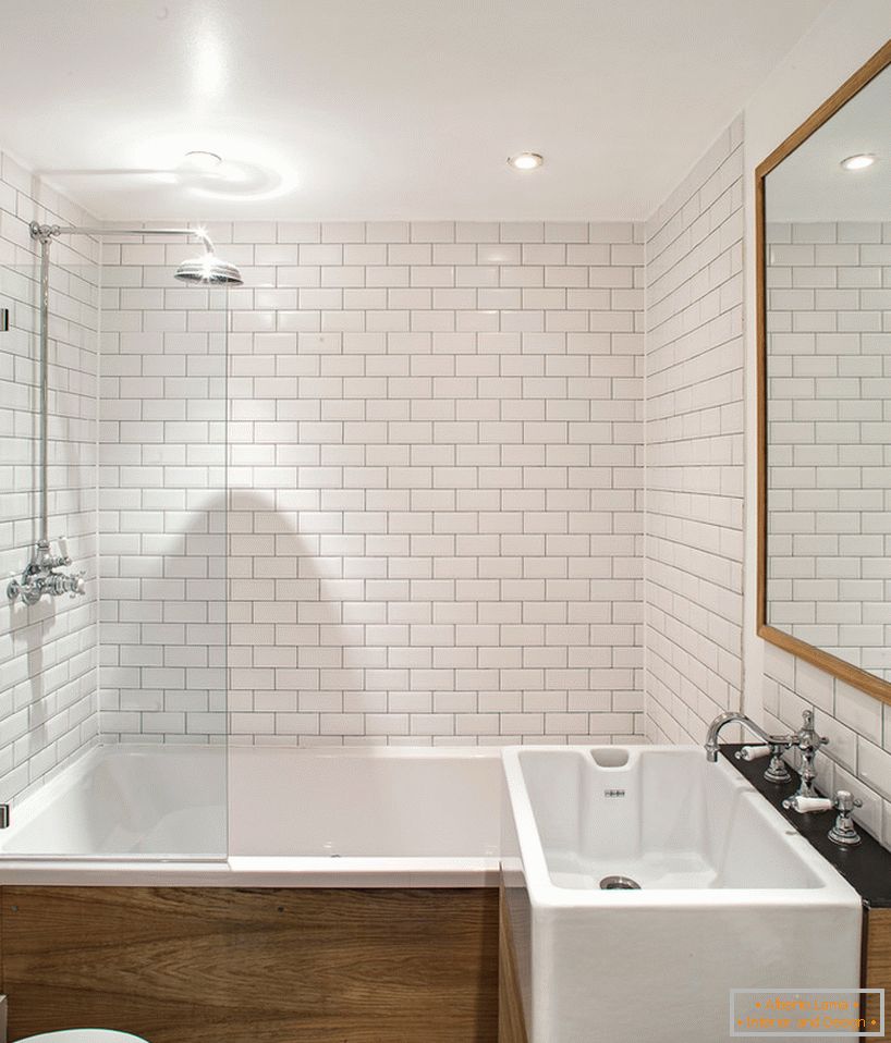 Petite salle de bain en couleur blanche