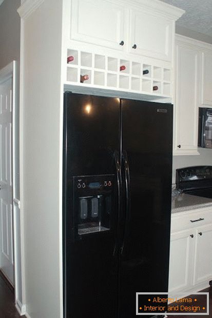 Réfrigérateur encastré dans la petite cuisine