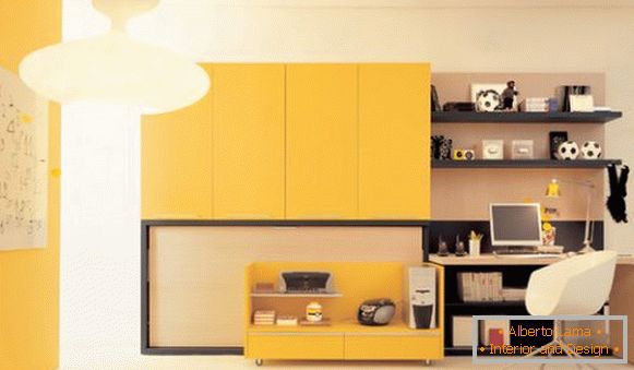 Bureau en couleur jaune