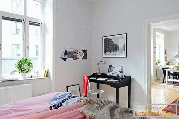 Chambre d'un petit appartement en Suède