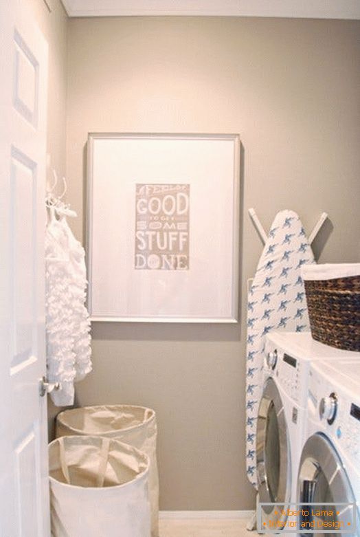L'idée de stockage pour un petit appartement: pour une salle de bain ou une buanderie