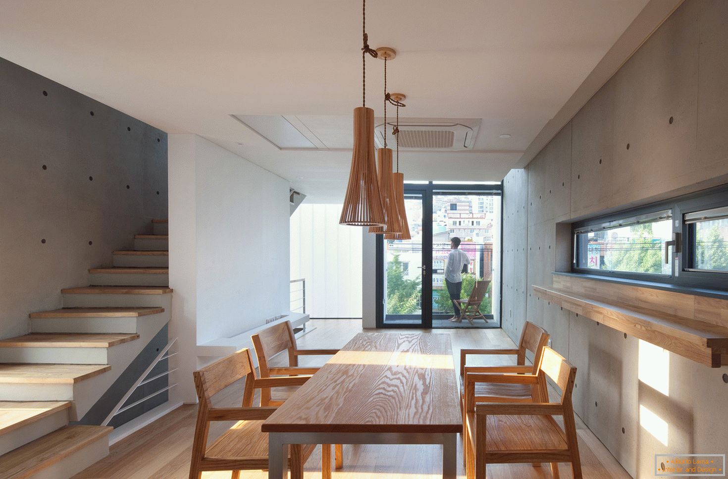 Architecture dans un petit carré: l'intérieur de la salle à manger