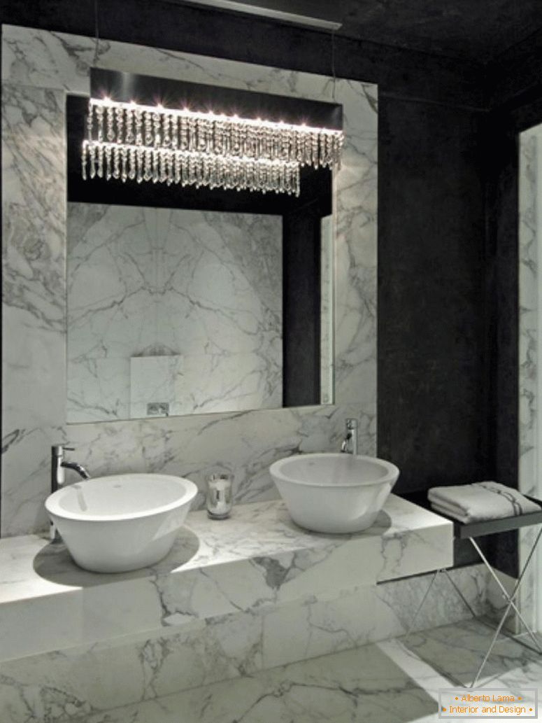 contemporary-white-marble-une baignoireroom-vanity