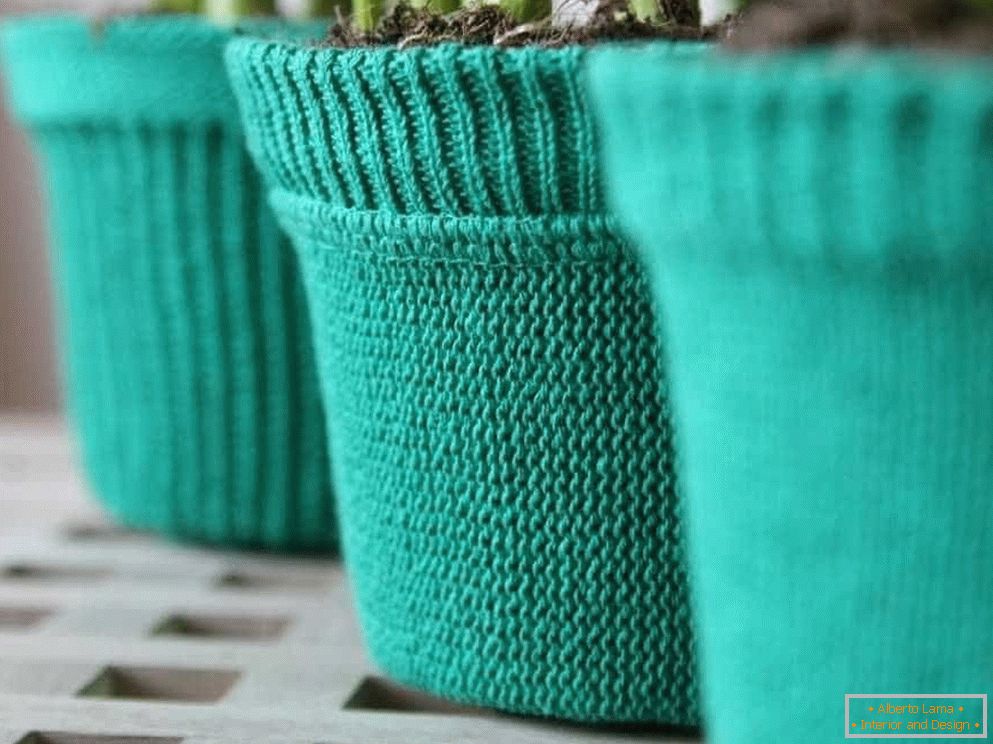Housses tricotées pour pots de fleurs