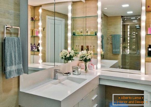 Comment décorer de vos propres mains un miroir de salle de bain