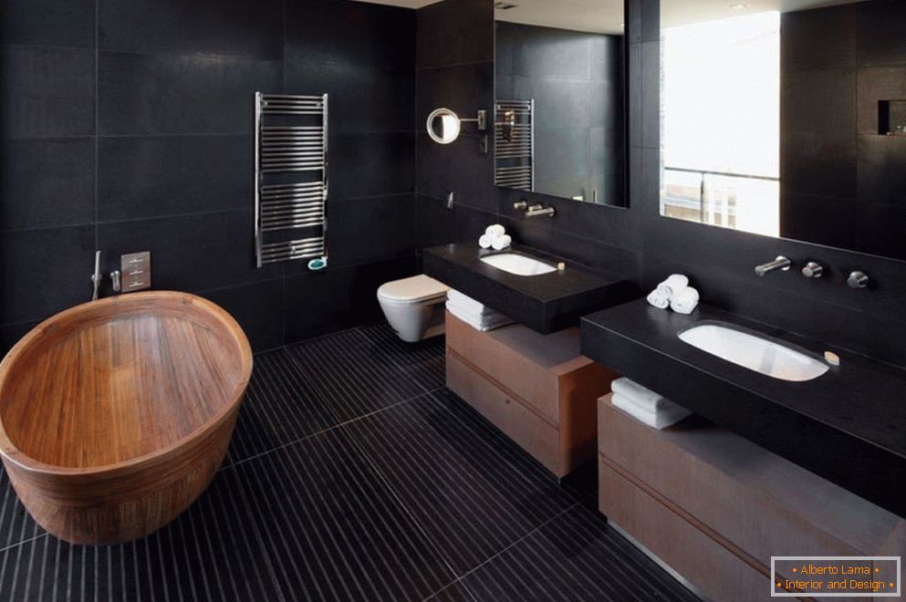 Intérieur de la salle de bain en couleur noire