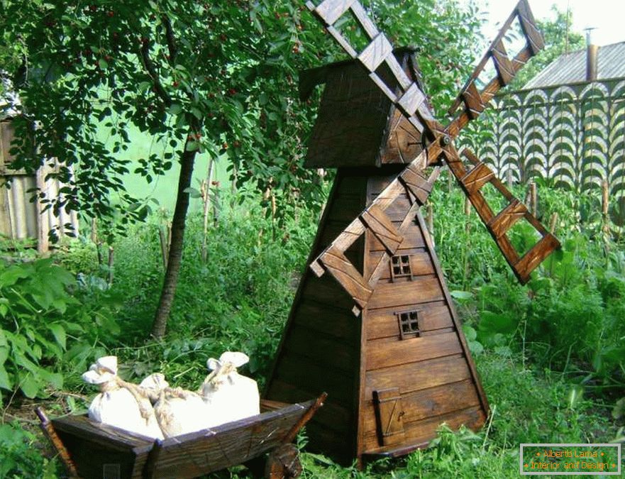 Un chariot avec de la farine au moulin