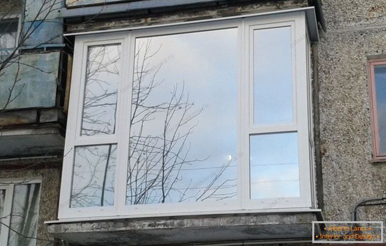 Conception de balcons à l'extérieur et à l'intérieur: