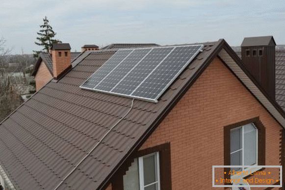 Conception d'une maison privée avec panneaux solaires