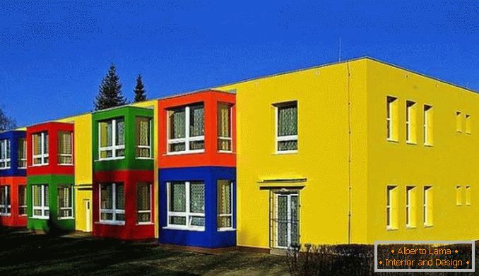 Solution de couleur de la façade d'une maison privée фото