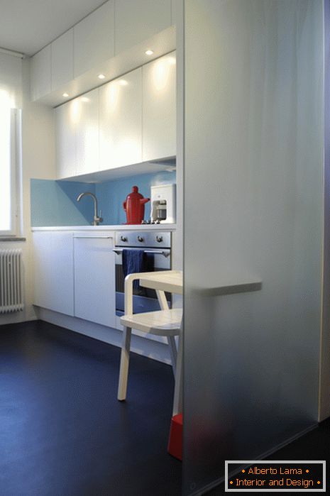 Design d'intérieur de cuisine dans un petit appartement