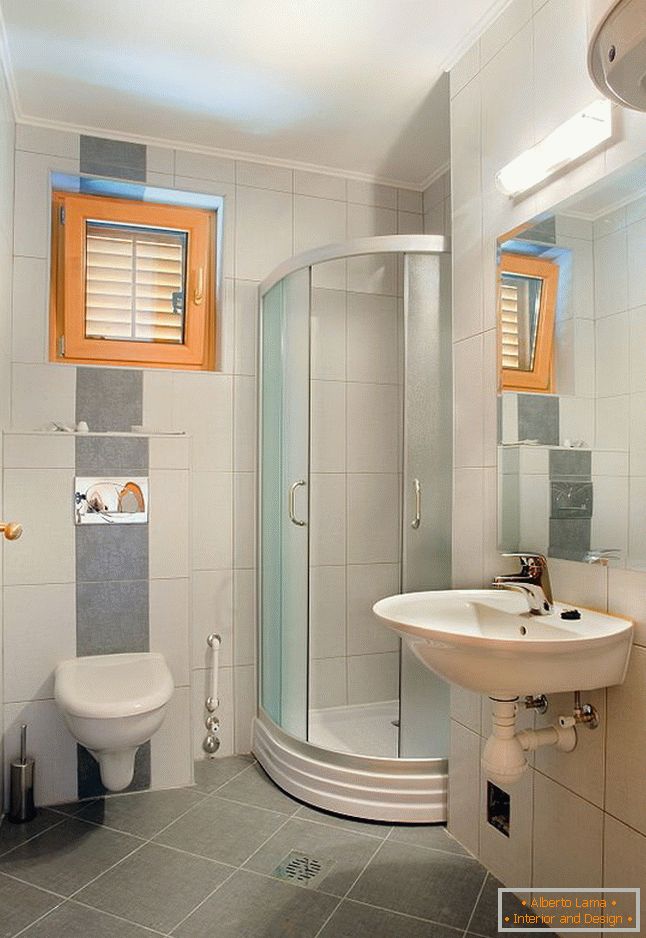 Superbe design d'intérieur d'une petite baignoire