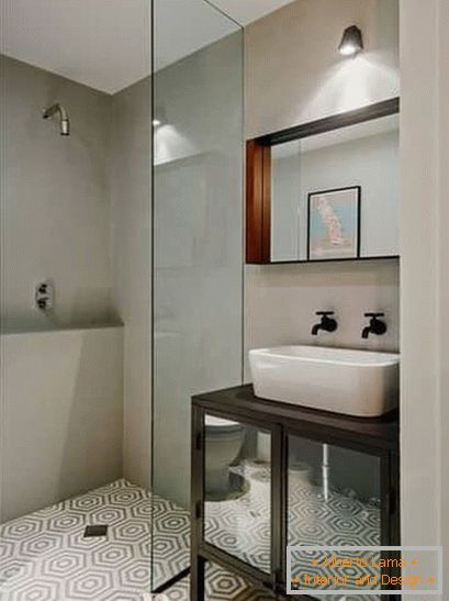 Design élégant dans une petite salle de bain