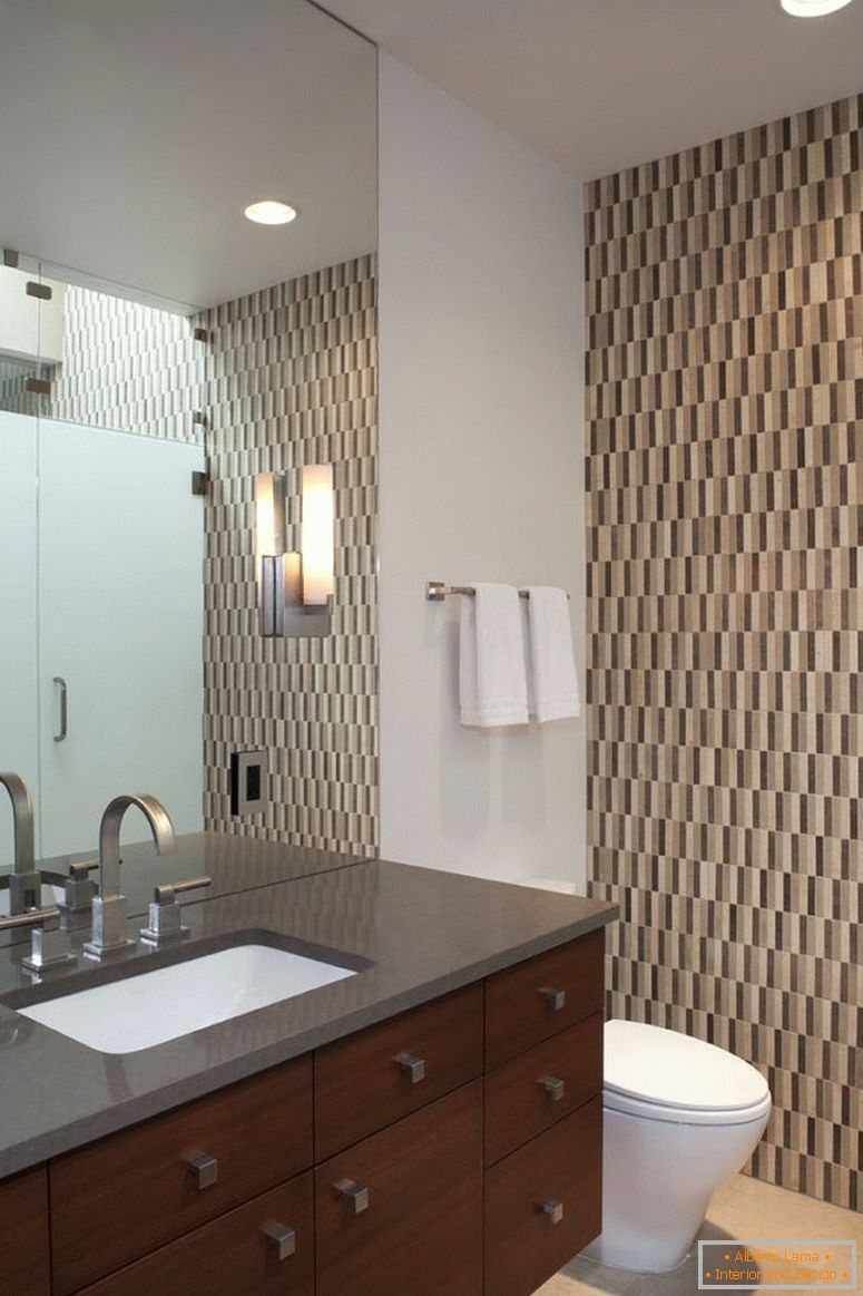 minimalist-lake-lb-salle de bain design-with-wooden-vanity-and-black-countertop-and-mirror-luxurious-bathrooms-interior-design-ideas-bedrooms-design-ideas-modern-bathrooms-design-bathroom