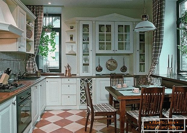 conception de cuisine dans une maison privéeс панорамными окнами