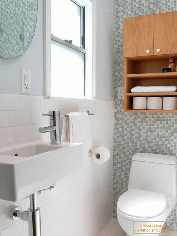 Design compact d'une petite salle de bain