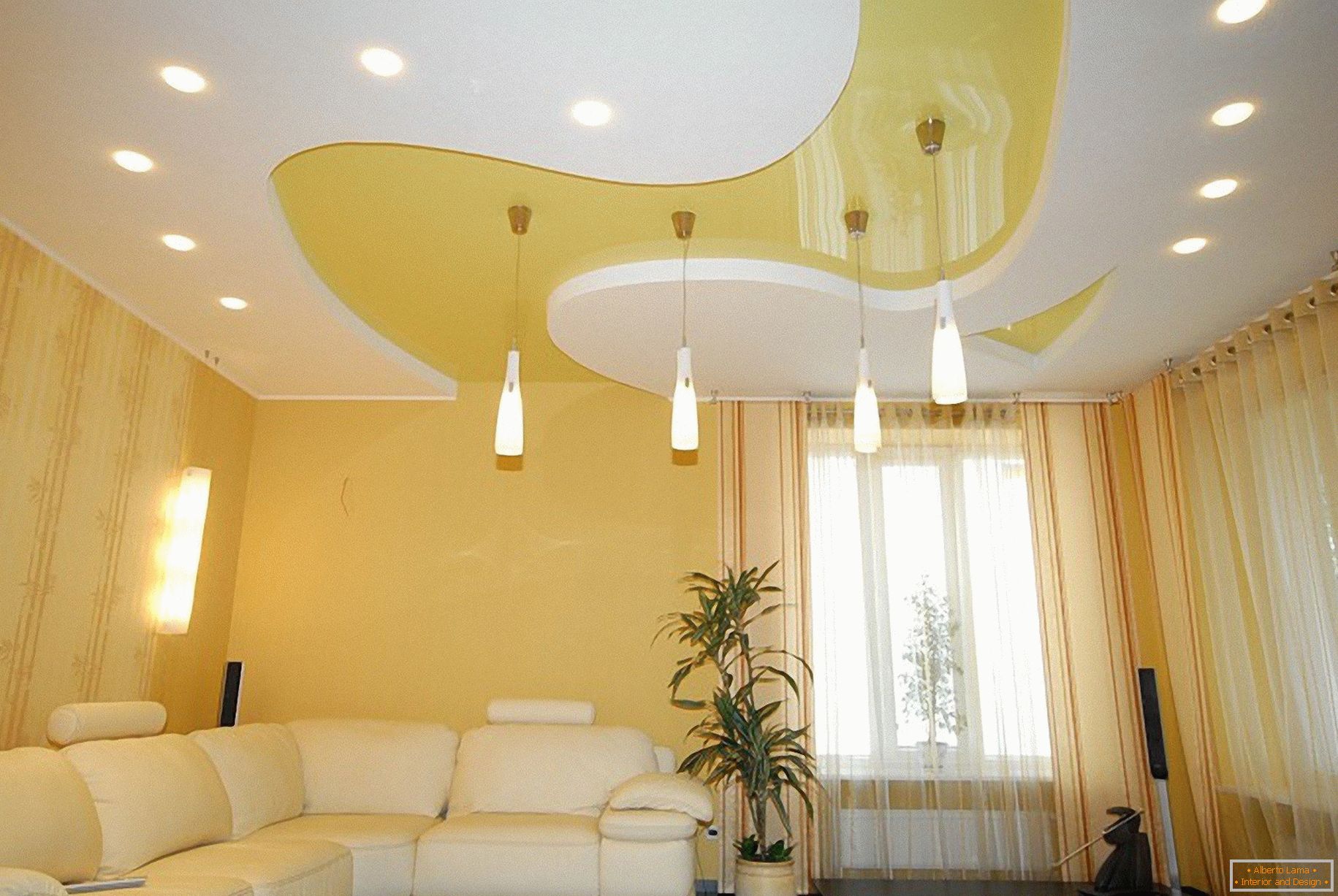 Plafond jaune-blanc
