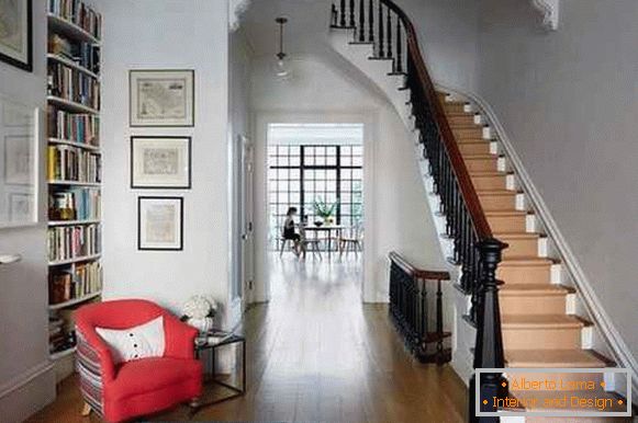 conception de couloir dans une maison avec un escalier, photo 6