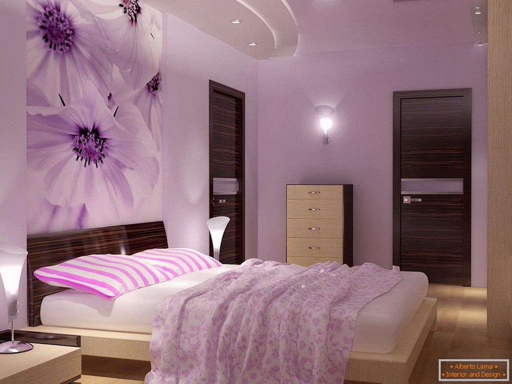Mobilier clair dans la chambre aux murs lilas