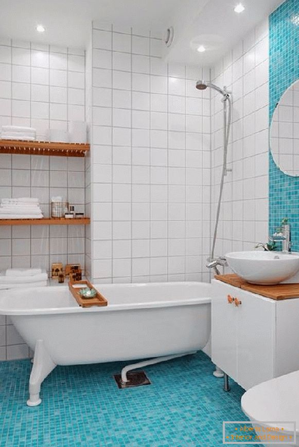 conception d'une petite salle de bain combinée avec des toilettes, photo 15