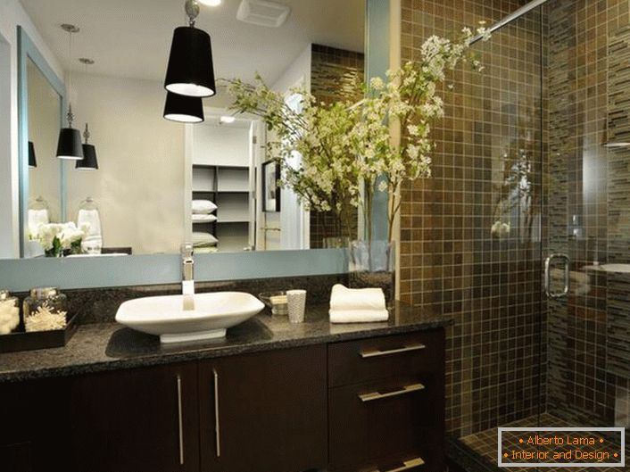 Meubles Wengé pour la salle de bain dans le style Art Nouveau.