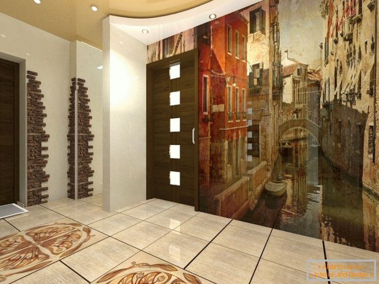 Belle conception de couloir avec des fresques