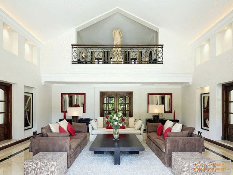 7-luxury-marbella-villa-salon-with-balcon