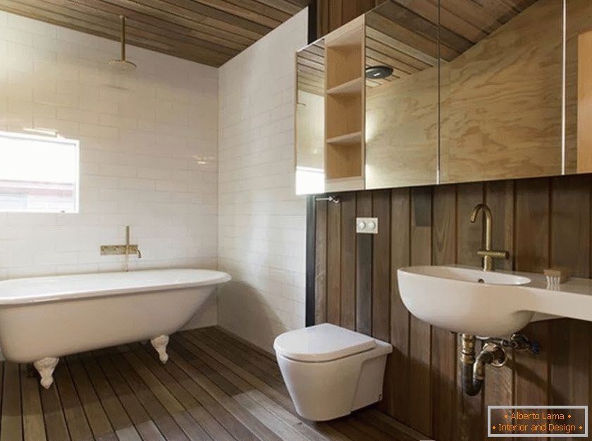 Salle de bain - une combinaison de bois et de tuiles