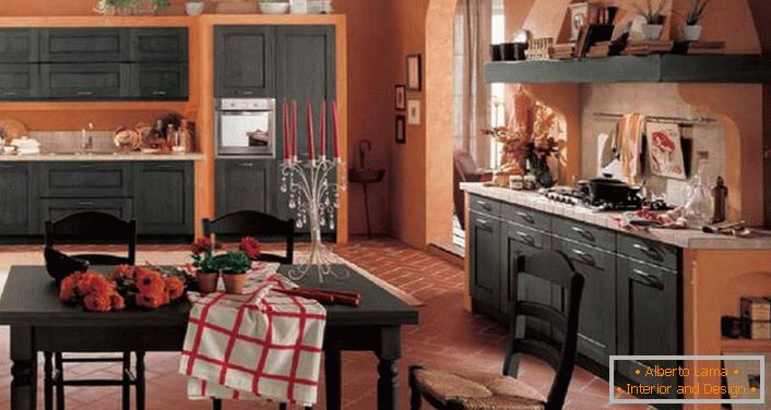 L'exigence principale du style rustique est la fonctionnalité de l'espace cuisine. 