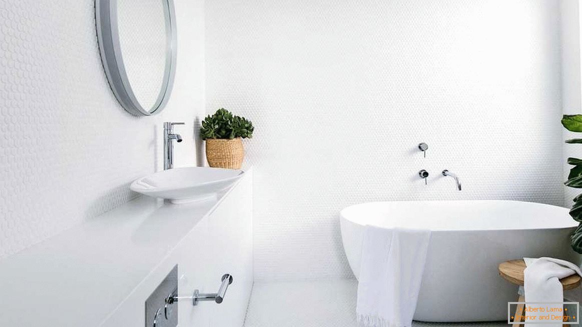 Design de salle de bain en blanc