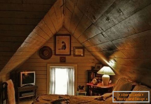 Intérieur de la chambre dans une maison en bois, photo 36