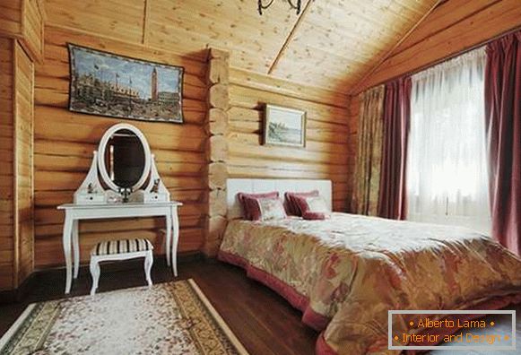 Intérieur de la chambre dans une maison en bois, photo 38