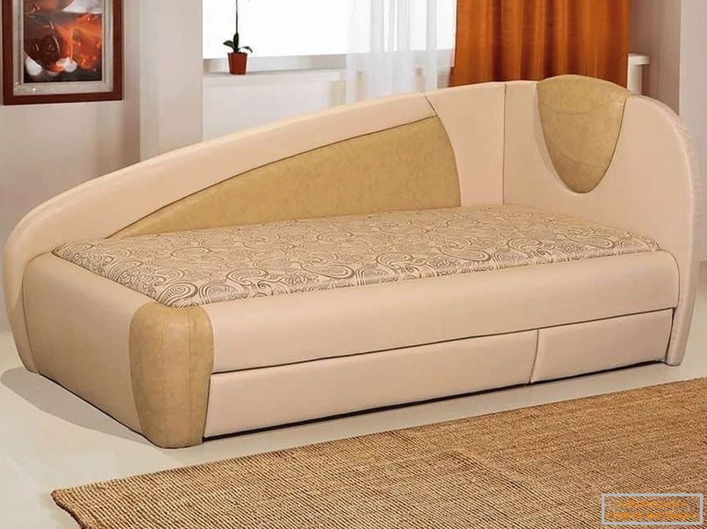 Canapé-lit en peau claire