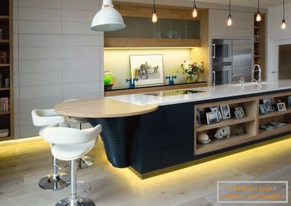 Style high-tech à l'intérieur - photo de la cuisine dans la maison