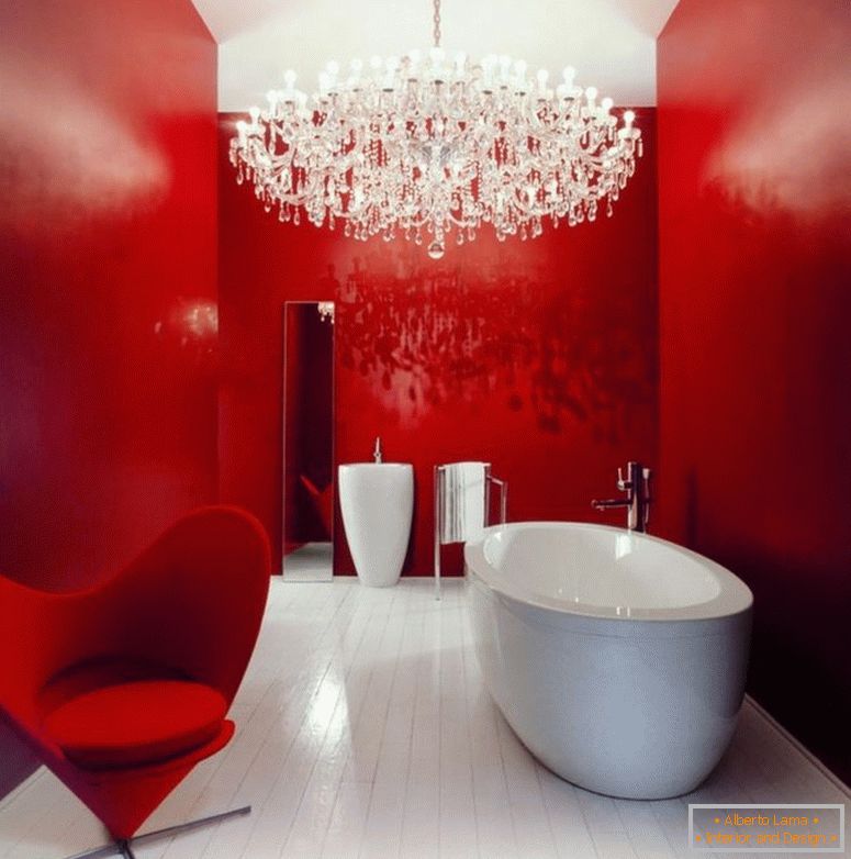 cool-pas cher-salle de bains-remodelage-idées-pour-salle de bains-avec-grands-lustres-lampe-et-rouge-peinture-murs-accent-aussi-classique-luxe-suspension-lampe-décoration-inspirations