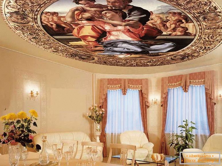 Plafonds tendus exclusifs réalisés sous la commande d'un homme d'affaires influent à Moscou.