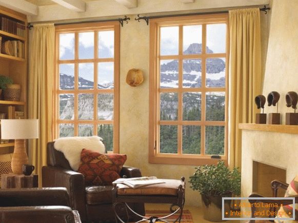 Conception d'une fenêtre dans le salon - photo de fenêtres en bois