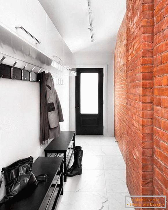 Petit couloir étroit - design photo au style loft