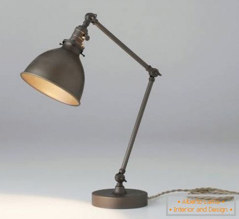 Lampe de table avec abat-jour guide