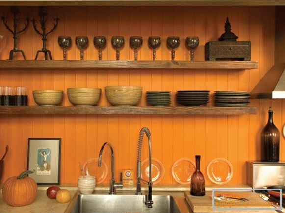 Conception de la cuisine avec des murs orange