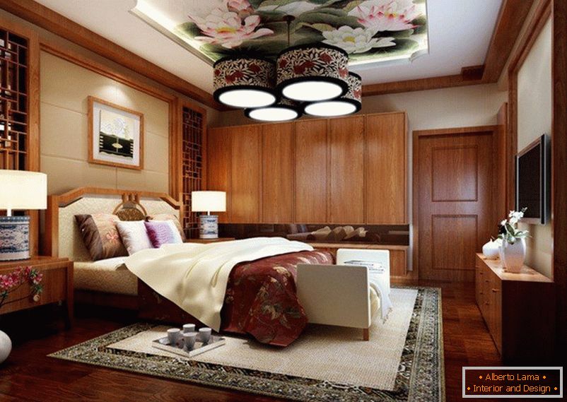 Plafond de luxe dans le style oriental