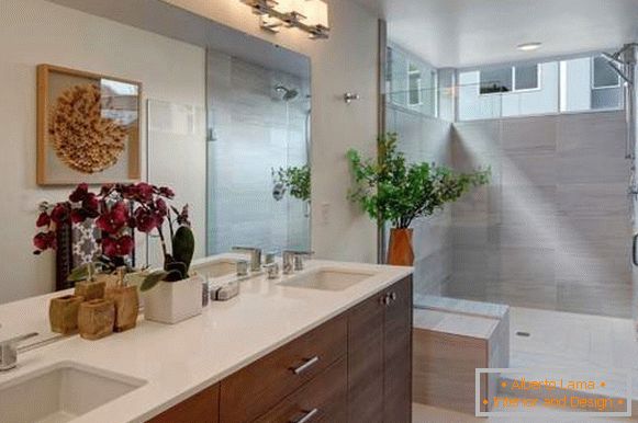 Belles salles de bains - photo avec une douche et une grande terrasse