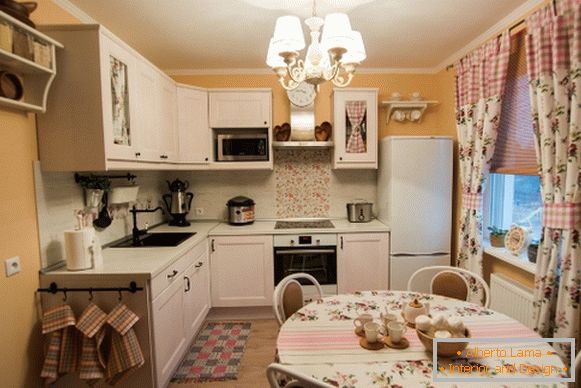 petite cuisine dans le style d'une photo de Provence интерьер